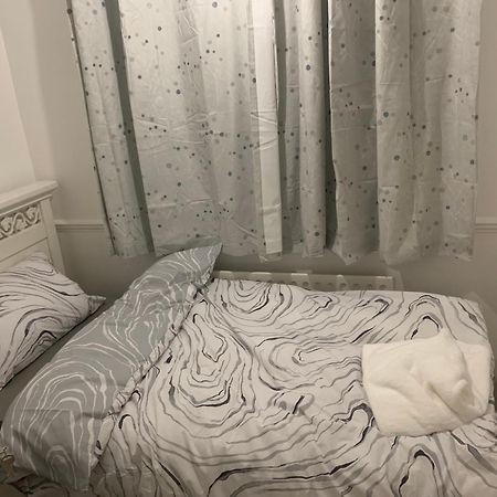 Horndon-on-the-Hill At Apex House Single Room المظهر الخارجي الصورة